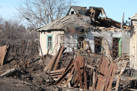 Украина нарушила перемирие 41 раз, в Горловке пострадал частный дом