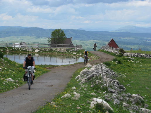 Жители Черногории отдают России свои земли для строительства военной базы