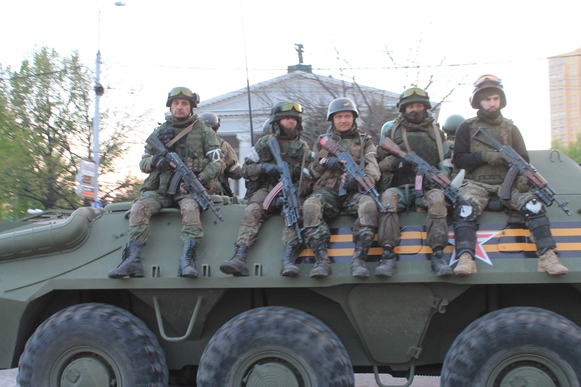 Киев: "Парады в Донецке и Луганске - нарушение Минских соглашений"