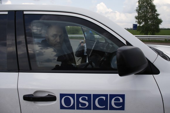 ВСУ "по ошибке" обстреляли миссию ОБСЕ под Луганском