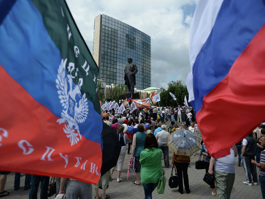 Жители Донбасса: "Путин, хватит липовых перемирий!"