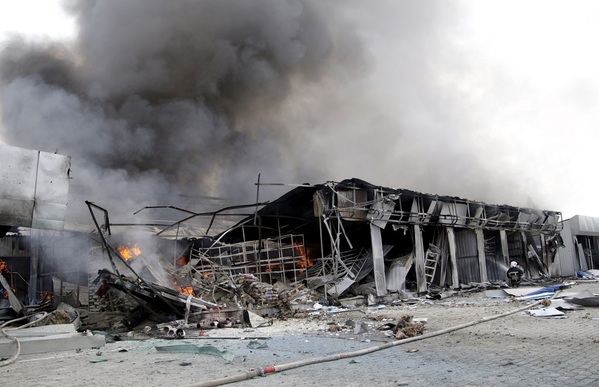 При обстреле Донецка ранены два мирных жителя и разрушено пять домов