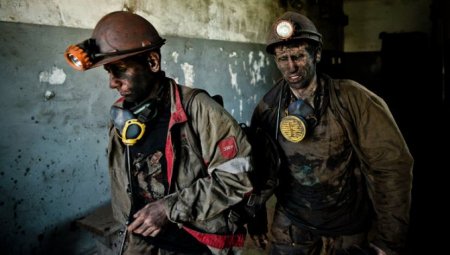 МЧС ДНР: 24 горняка эвакуированы из обесточенной шахты им. Скочинского