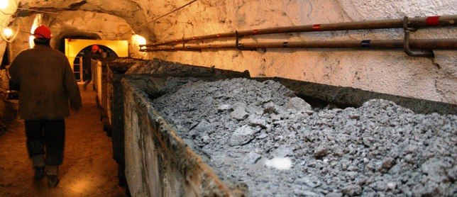 Вопрос зарплат работников шахты им. Челюскинцев взят под контроль властями Донецка