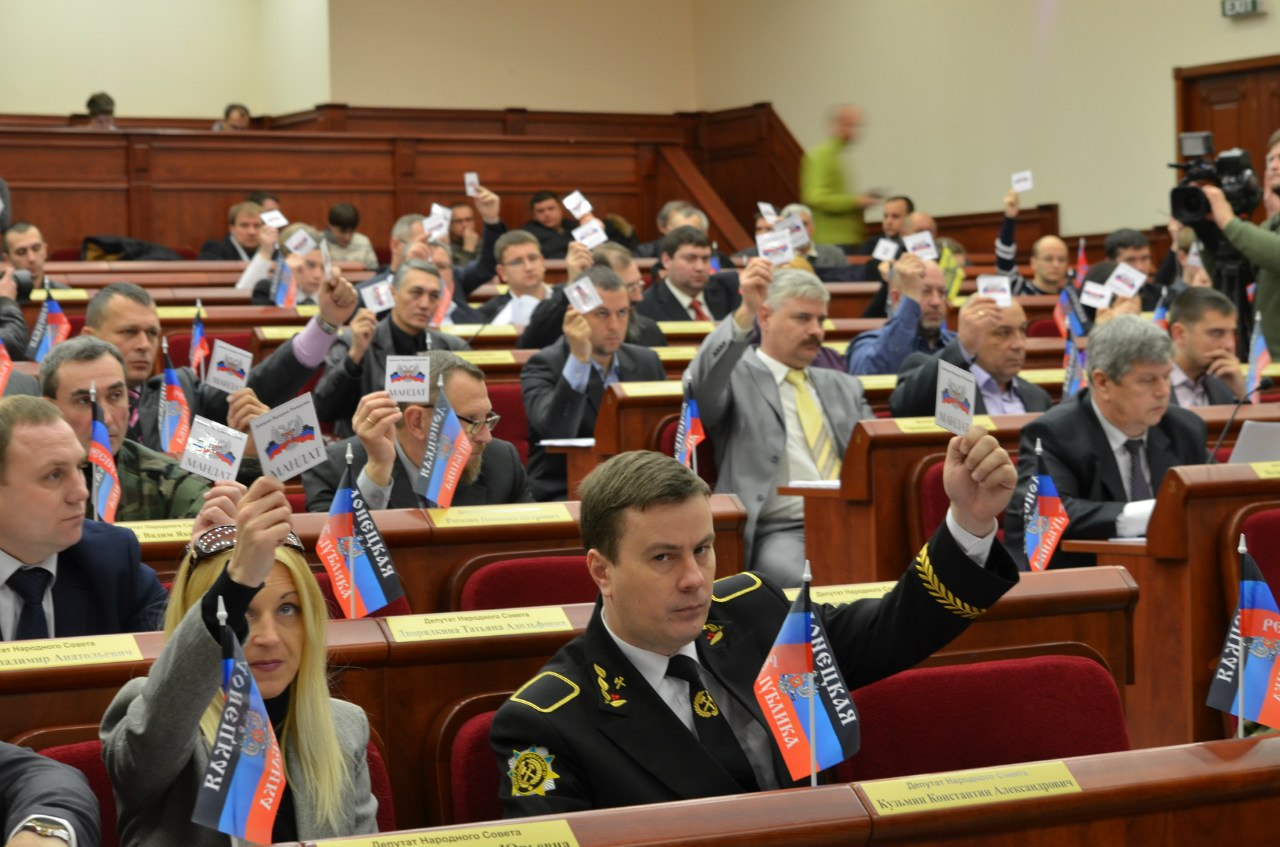 Народный Совет ДНР разрешил военнослужащим быть депутатами