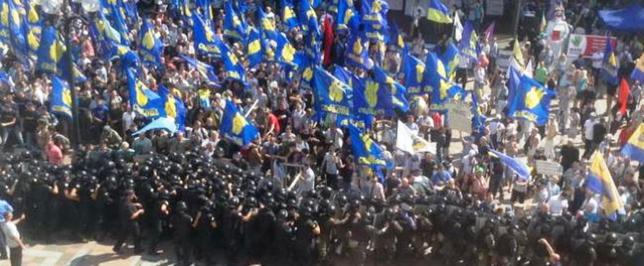 МВД Украины проводит массовые обыски в связи со взрывом у Верховный Рады
