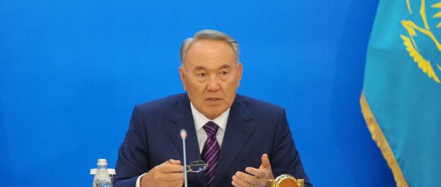 Назарбаев просит Европу отменить санкции против России