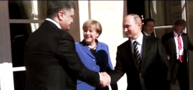 Порошенко запретил показывать его рукопожатие с Путиным