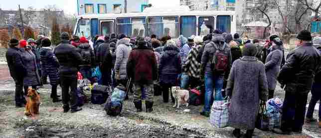 Сотрудники МЧС ДНР попали в плен из-за своей формы и видео спасения жителей в Дебальцево