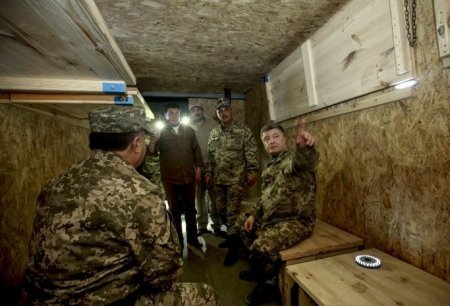 Порошенко поручил сдать в эксплуатацию защитные сооружения в Донбассе