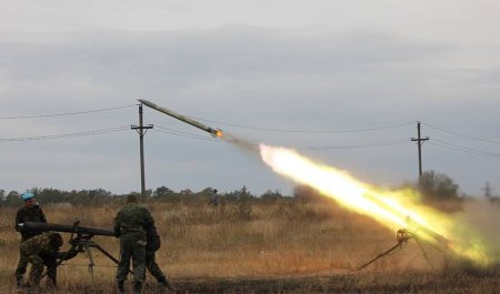 Украинские боевики обстреляли окрестности к северу от Донецка