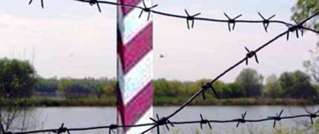 Латвия строит стену на границе с Россией