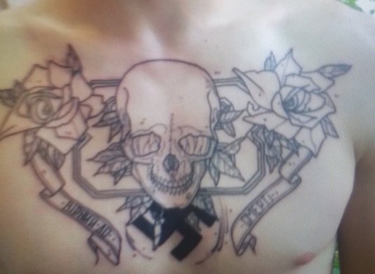 Польского журналиста назвали «провокатором Кремля» за фотки «хероя» в свастике