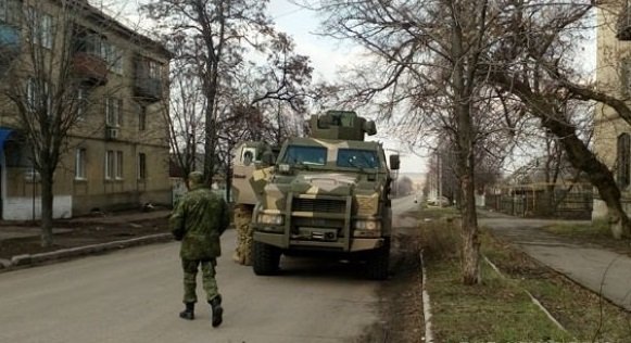 Зачистка «сепаратистов» солдатами ВСУ в Марьинке. Фото +