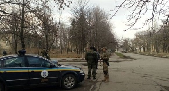 Зачистка «сепаратистов» солдатами ВСУ в Марьинке. Фото +