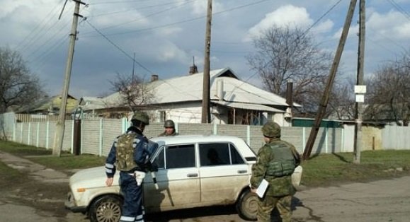 Зачистка «сепаратистов» солдатами ВСУ в Марьинке. Фото +