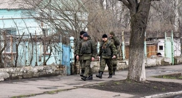 Зачистка «сепаратистов» солдатами ВСУ в Марьинке. Фото +