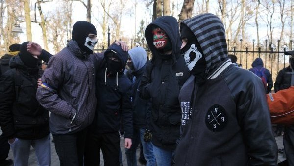 ПАСЕ требует наказать экстремистов за срыв гей-парада в Украине