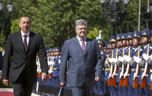 Порошенко пообещал не признавать Нагорный Карабах взамен подобной позиции по Крыму