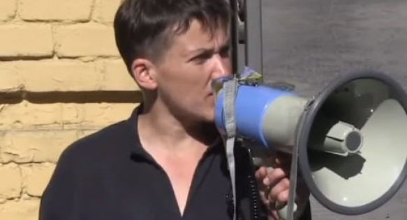 Савченко собрала на митинг в Киеве родственников украинских военнопленных