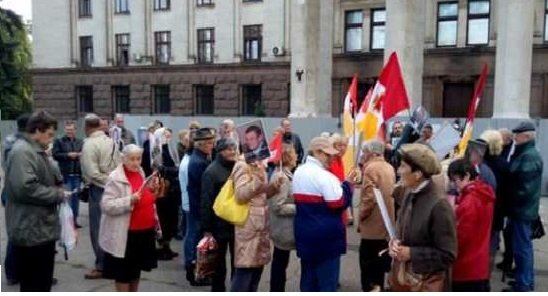 Неонацисты «Правого сектора» избили пенсионеров на Куликовом поле в Одессе