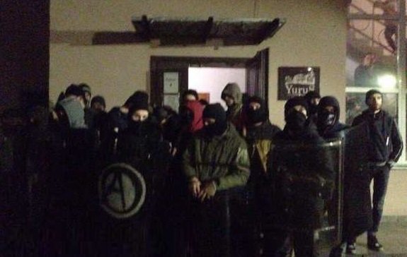Львовские "правосеки" напали на «Автономное сопротивление»