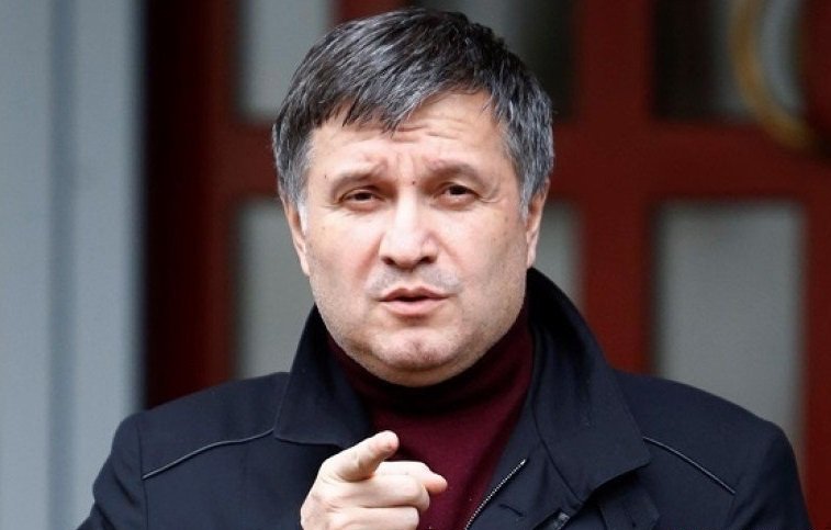 Аваков заявил, что правоохранители не будут подавлять бунт радикалов у СИЗО
