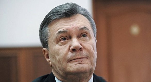 Янукович заявил, что его самолет пытались посадить с помощью истребителей