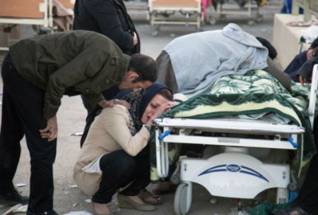 Число погибших в Иране в результате землетрясения выросло до 530 человек