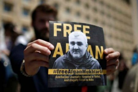 Евросоюз усомнился в приговоре азербайджанскому журналисту Афгану Мухтарлы