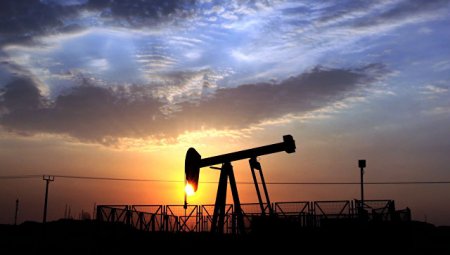 Нефть дорожает на данных о сокращении запасов нефти в США