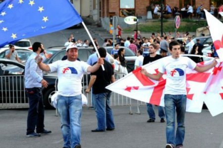 Более 80% граждан Грузии поддерживают членство страны в Евросоюзе, а 75% выступают за интеграцию в НАТО: опрос