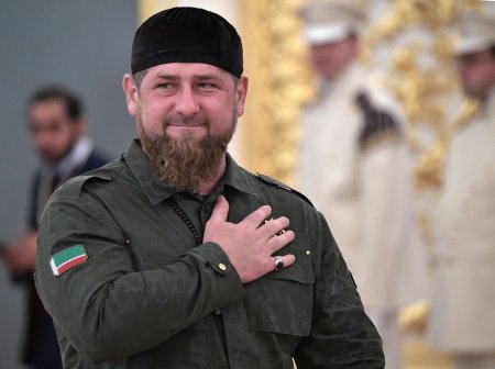 Кадыров похвалил Пашиняна и Макрона за танец и пригласил их в Чечню