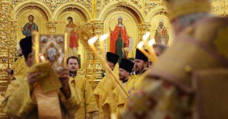 РПЦ запретила молиться верующим Россиянам в храмах Константинополя 