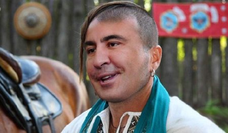 Саакашвили потребовал у Порошенко вернуть ему украинский паспорт