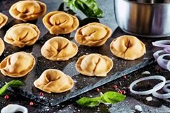 Купить пельмени ручной лепки в Москве – «Пельменики»!