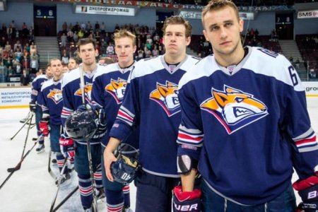 Канадский спортсмен удивился образу жизни российских хоккеистов. «Дорогие машины, часы за 30 тысяч долларов»